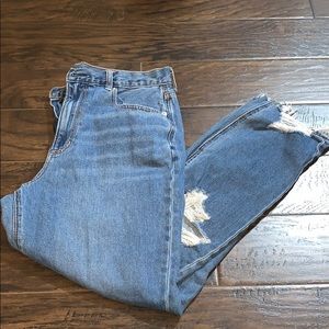 American Eagle mom jean